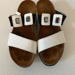 Naot “Michele’ Sandal. White Patent Leather with Rhinestones. Size 38. Exc Cond